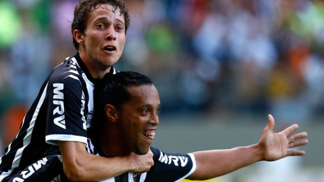 Ronaldinho leads Atletico Mineiro to Copa Libertadores triumph