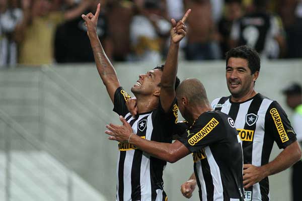 Botafogo bottled a 14 points lead by conceding 4 goals in 4 games