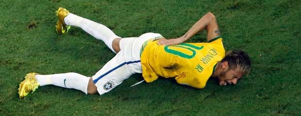 neymar-injured-brazil-v-colombia